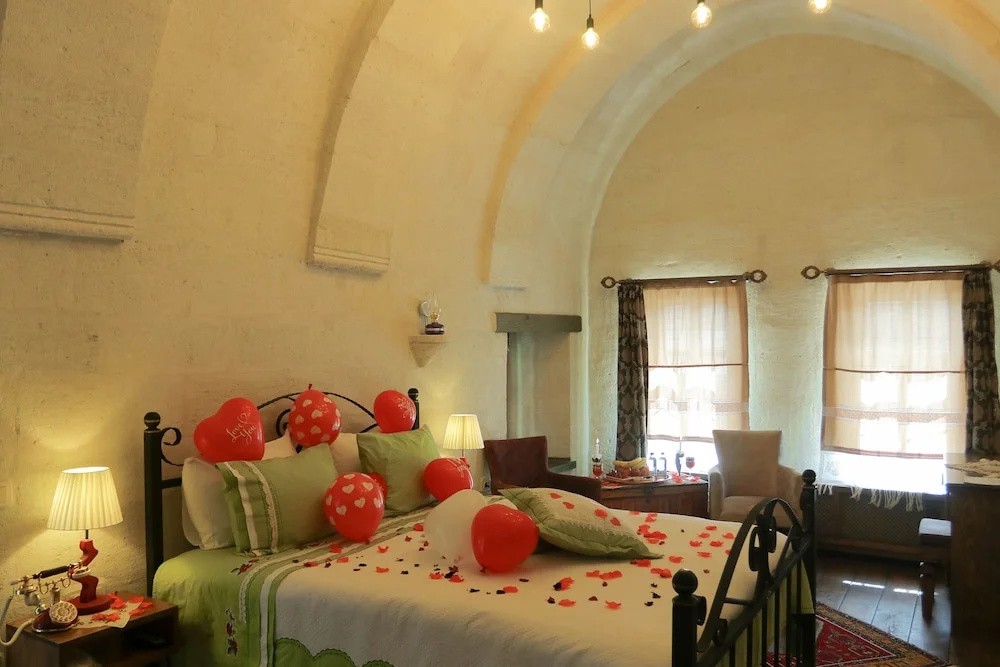Deluxe Double room with mountain view (full double bed)
