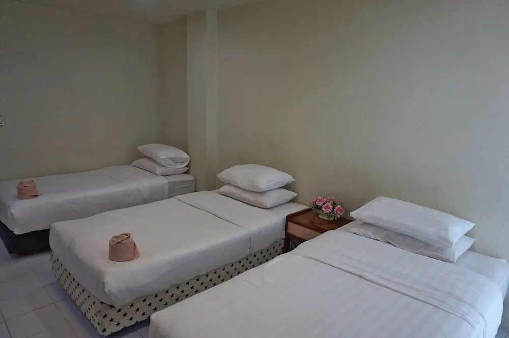 Standard Triple room with balcony
