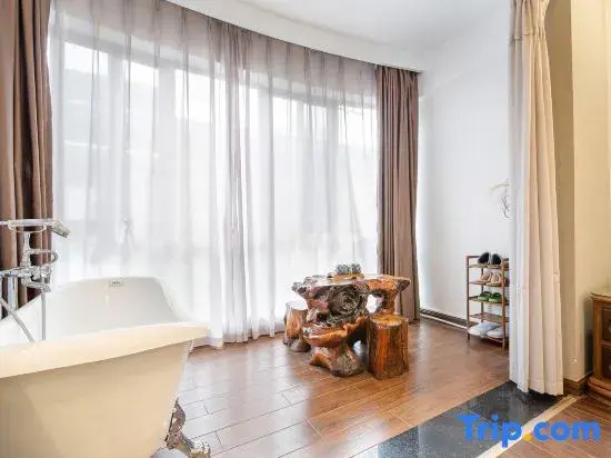 Standard Double room with view (full double bed)