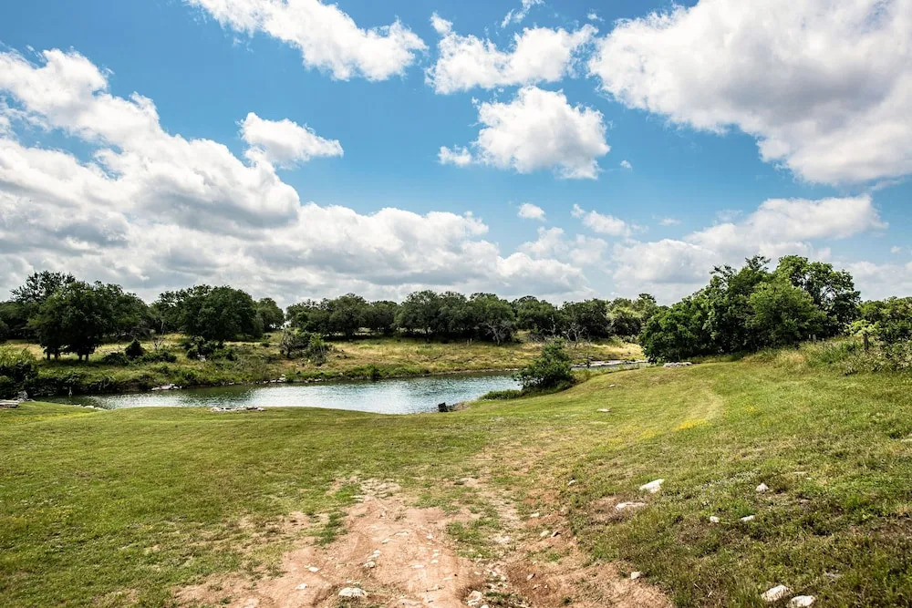 All-suite Century Oak House - Walk To Hidden Falls 2 Bedroom Home - фото 11