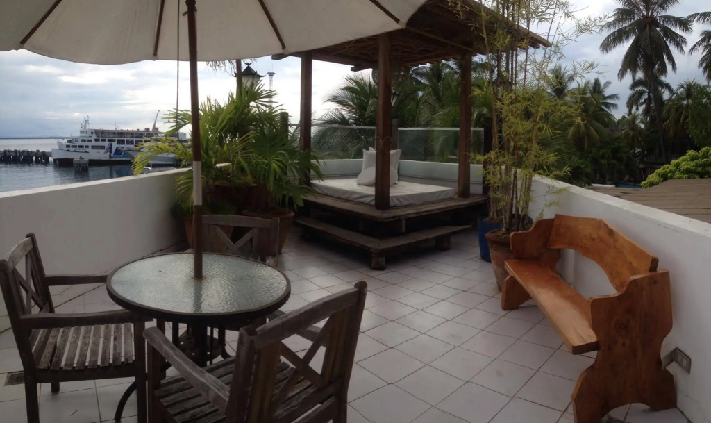Lantaka Hotel by the Sea