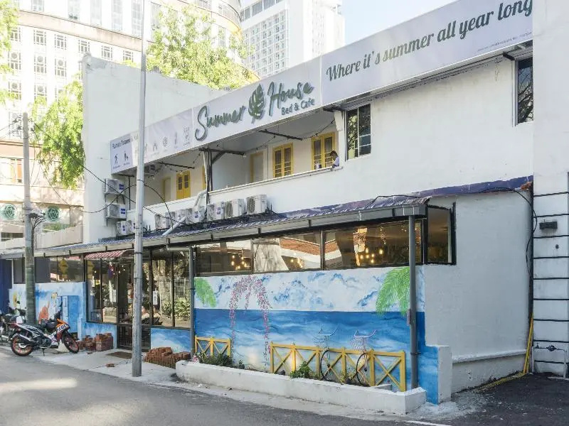 OYO 90121 Summer House Bed & Cafe