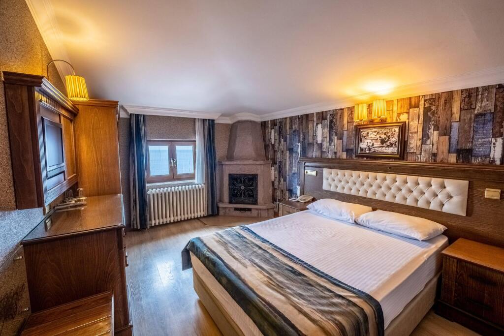 Assos Kervansaray Otel by null