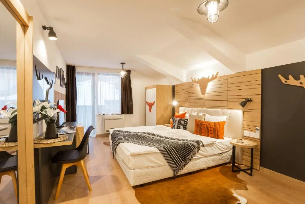 Standard Double room with balcony (full double bed)
