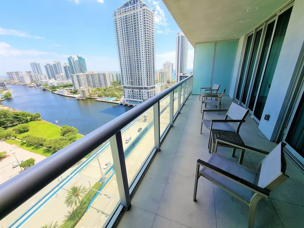 BW Luxury Suites