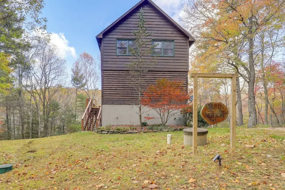 Cabin on 22 Acres w/ Patio - 3 Mi to Blowing Rock!
