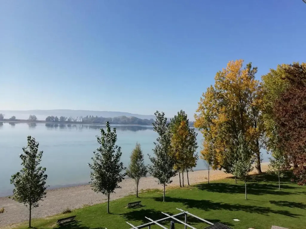 Standard Triple room with balcony and with lake view