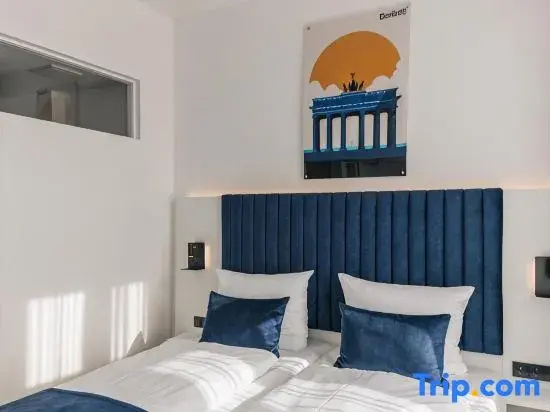 Deluxe Double room (full double bed)