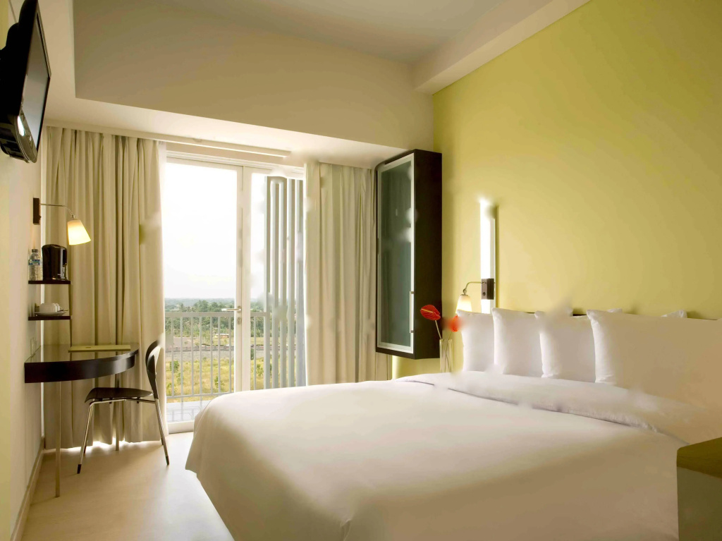 Hotel Santika BSD City Serpong - фото 4