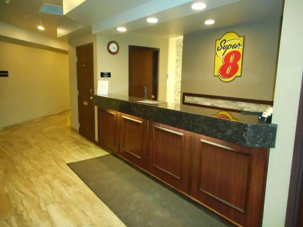 Super 8 Fox Creek - фото 24