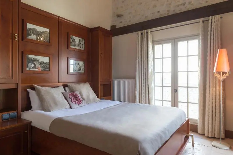 Hôtel Aux Vieux Remparts - Chambres