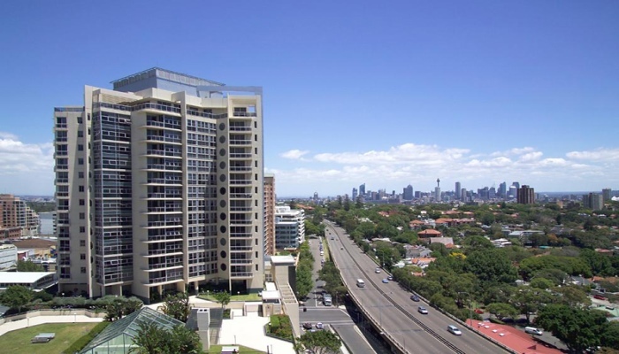 Meriton Suites Bondi Junction image