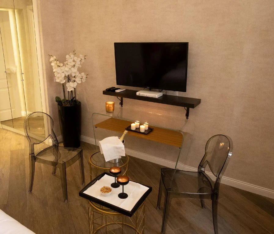 Superior Double room (full double bed)