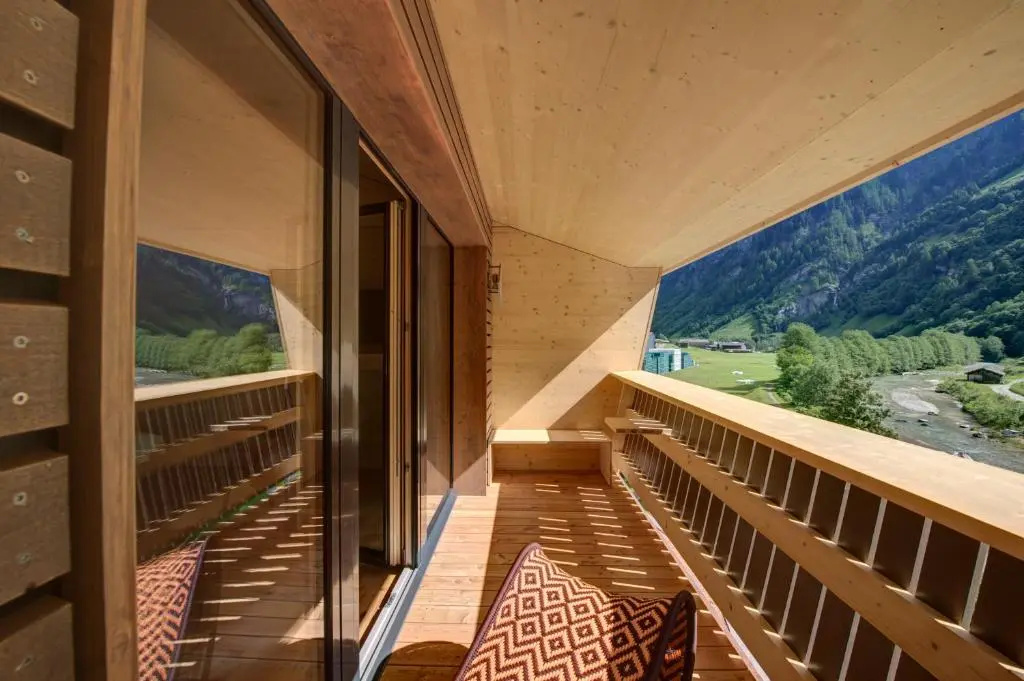 Balcony & Terrace