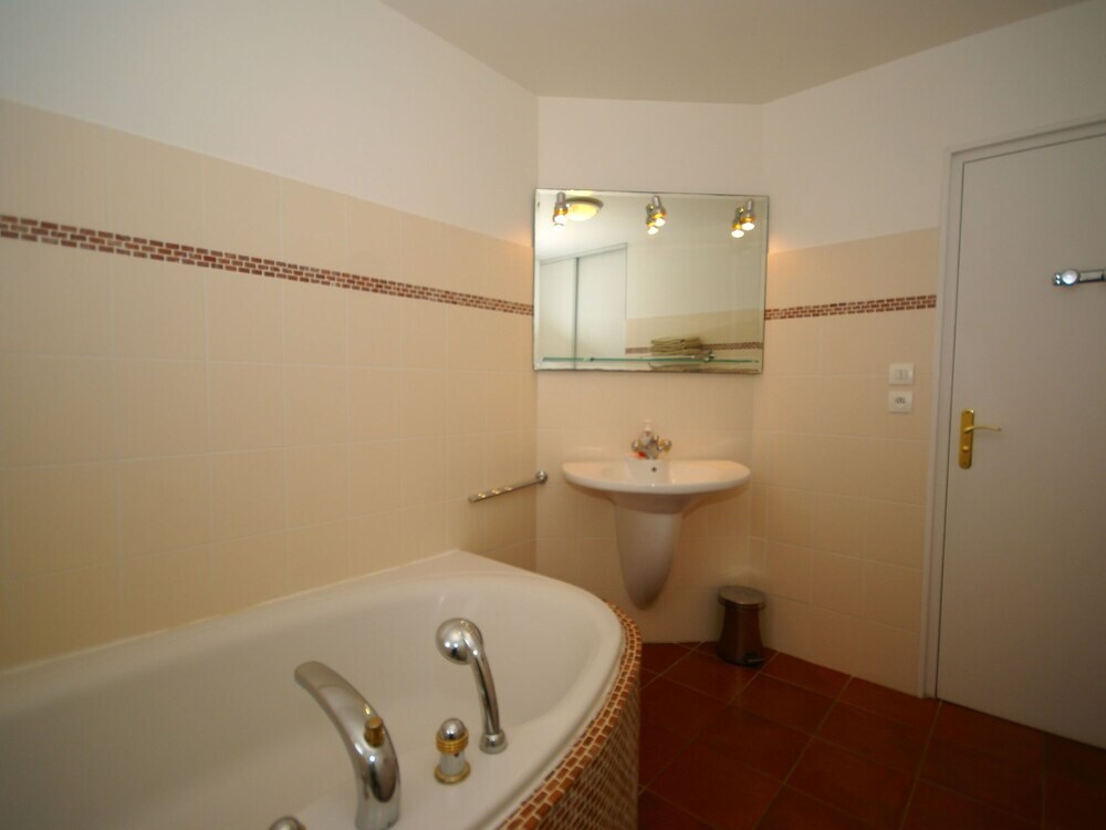 Image 9