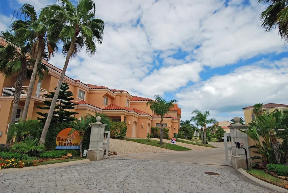 114 Bay Harbor 3 Bedrooms 3 Bathrooms Townhouse