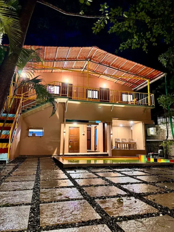 Lost Paradise A Social Hostel