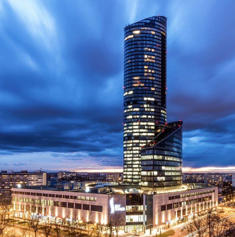 Apartamenty w Sky Tower - Wrocław image