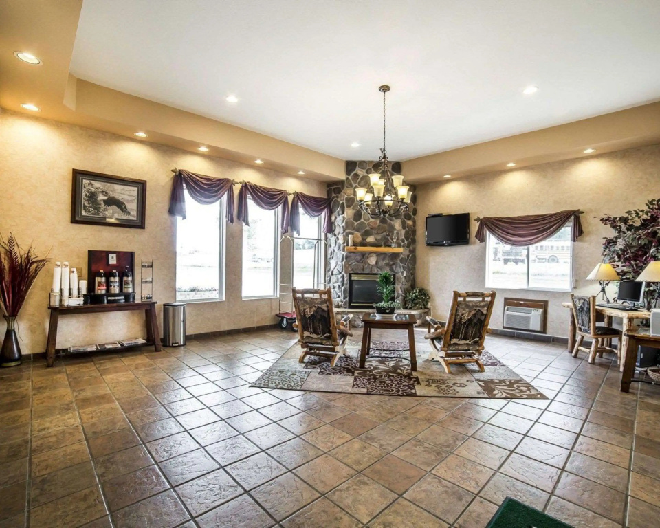 Lobby & Reception