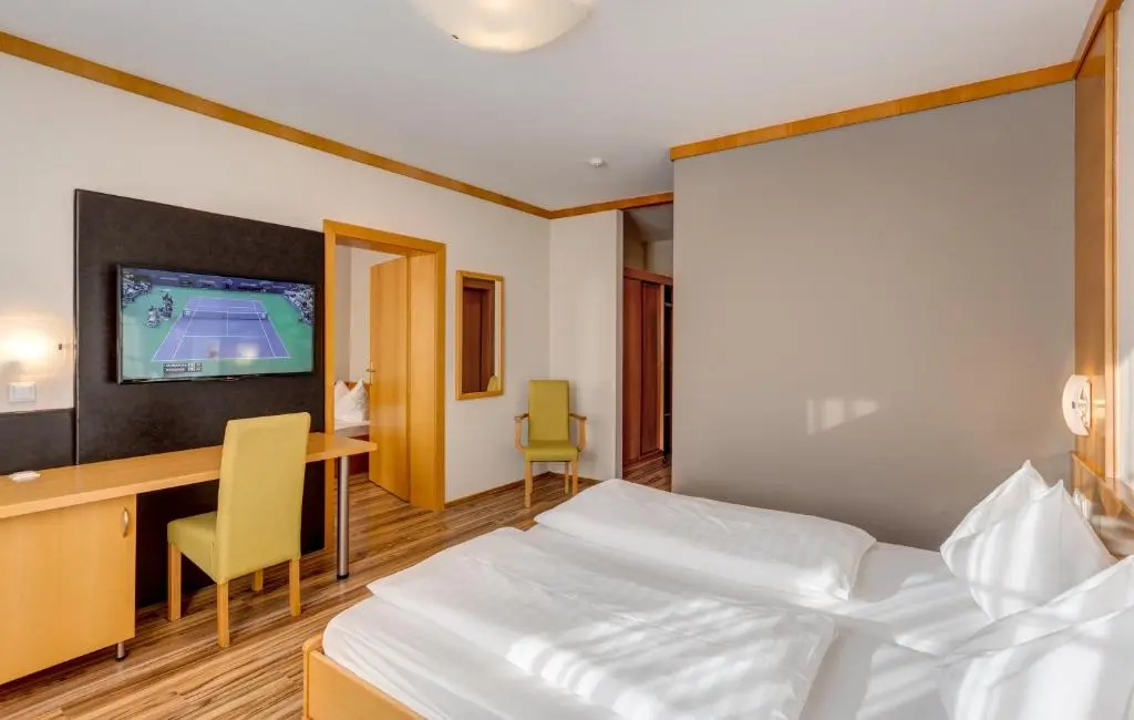 2 Bedrooms Apartment