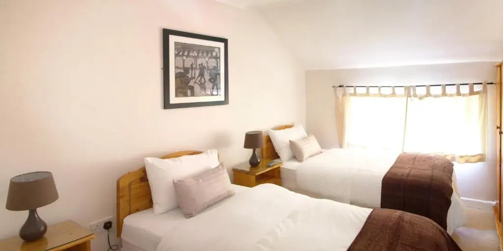 Woodside Lodge - 2