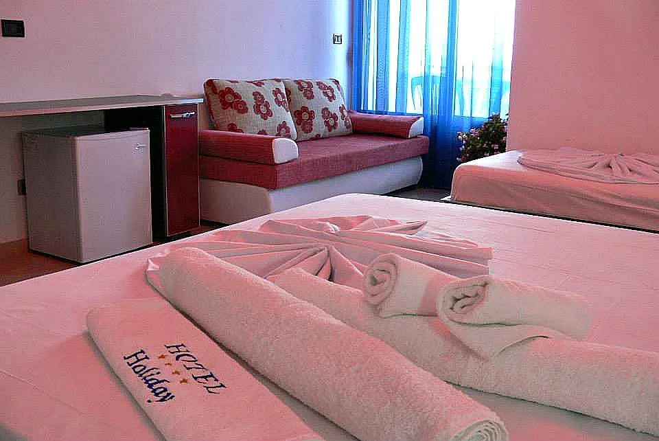 Hotel Holiday Velipoje