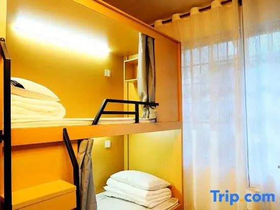 Bed in Dorm (female dorm)