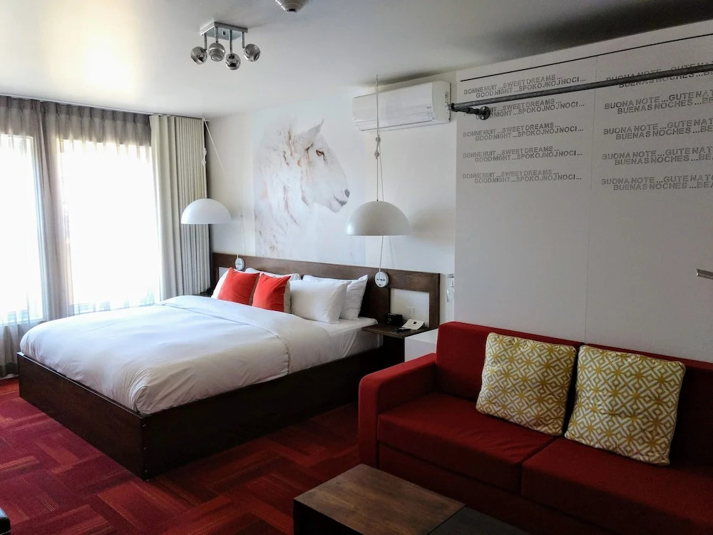 Le C3 Hôtel by null