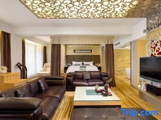 Executive Suite with city view