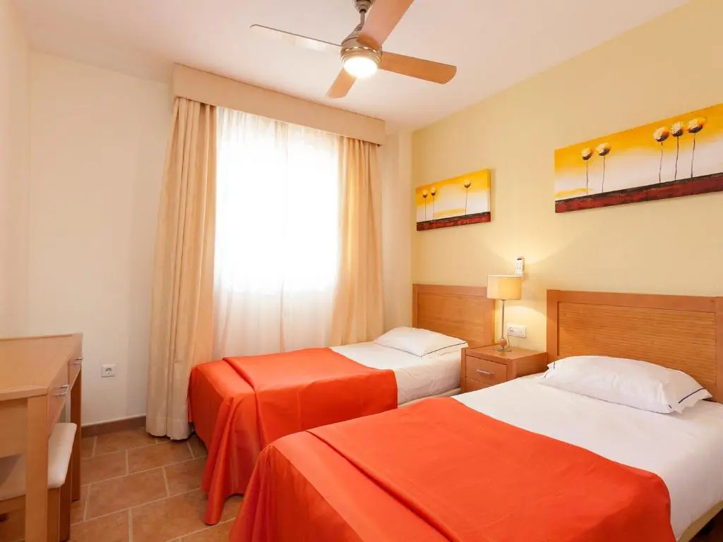 2 Bedrooms Apartment