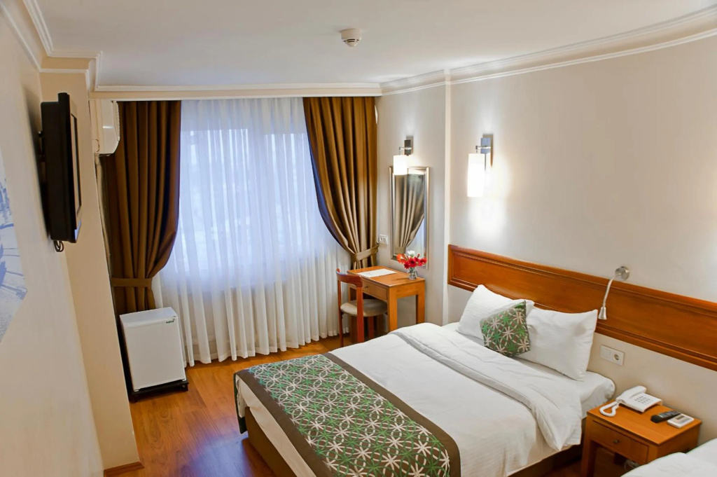 Avlonya Hotel — фото