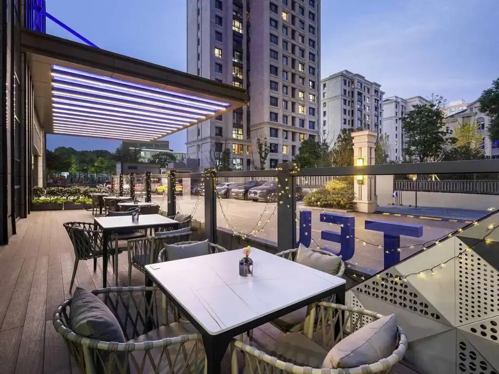 Balcony & Terrace