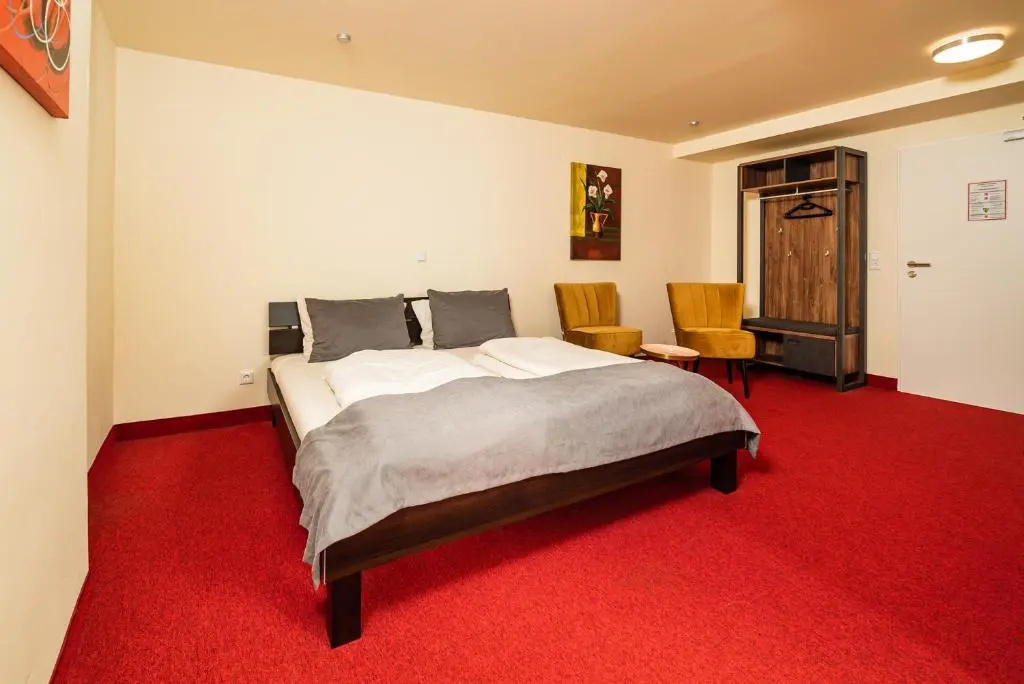 Standard Double room (full double bed)