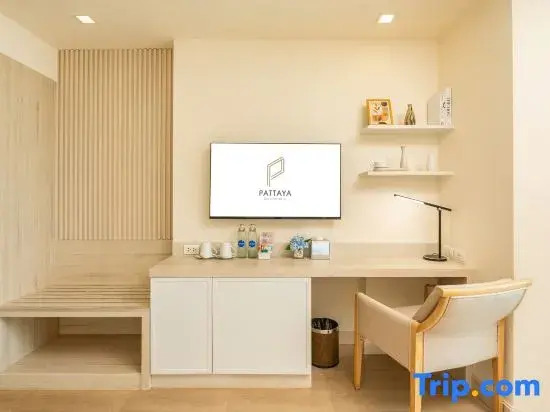 Двухместный номер Deluxe с видом на океан двуспальная кровать в Pattaya Sea View Hotel