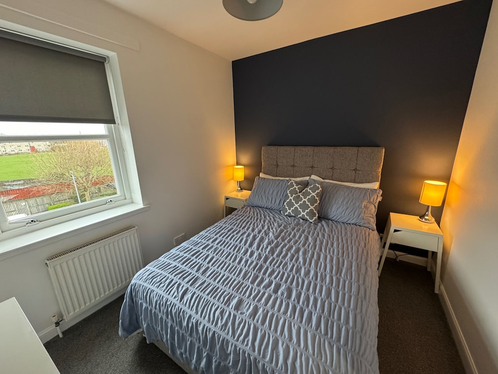 Apartment - Sleeps4 - Glasgowairport 10 Mins Drive