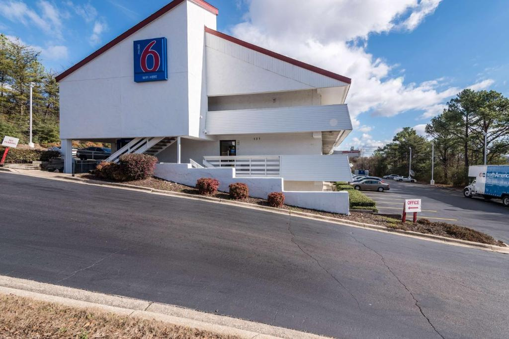 Motel 6 Birmingham, AL