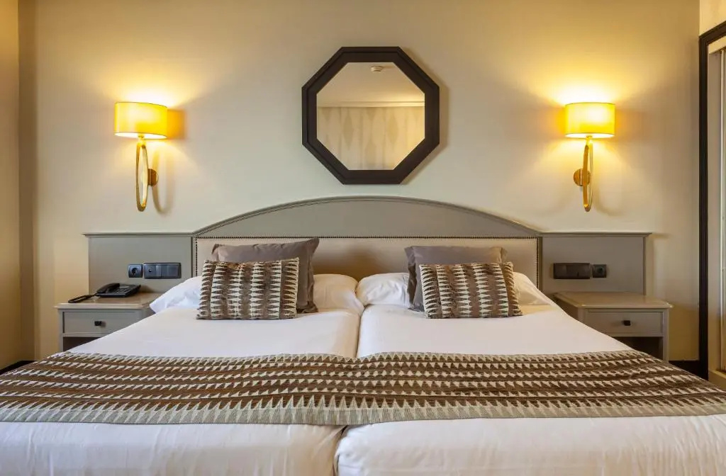Double room with sea view (twin beds)