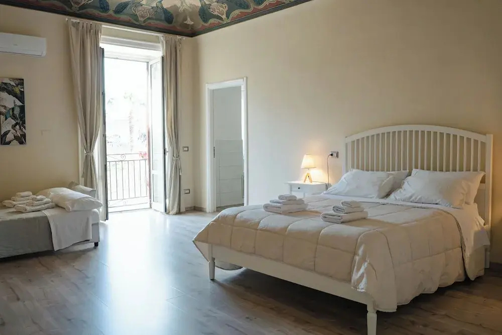 Junior Suite with balcony and with city view