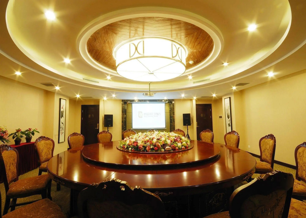 Lobby & Reception