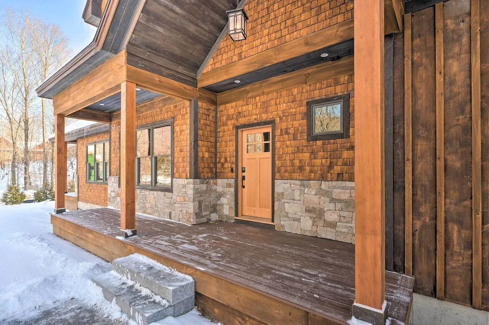 Walk to Loon Mtn Lift: Luxe Family Home w/ Hot Tub