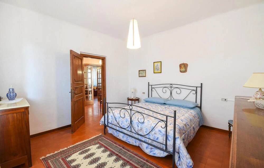 Beautiful Home in Santo Stefano Magra With Wifi and 2 Bedrooms - фото 5