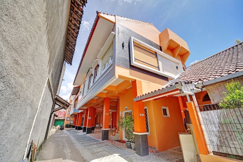 Hotel O near Ahmad Dahlan University formerly Endrayanti Inn in Yogyakarta