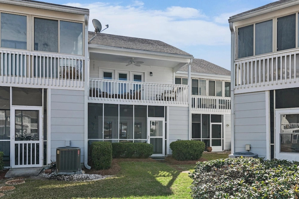 Misty Cove 206- Misty Cove Escape