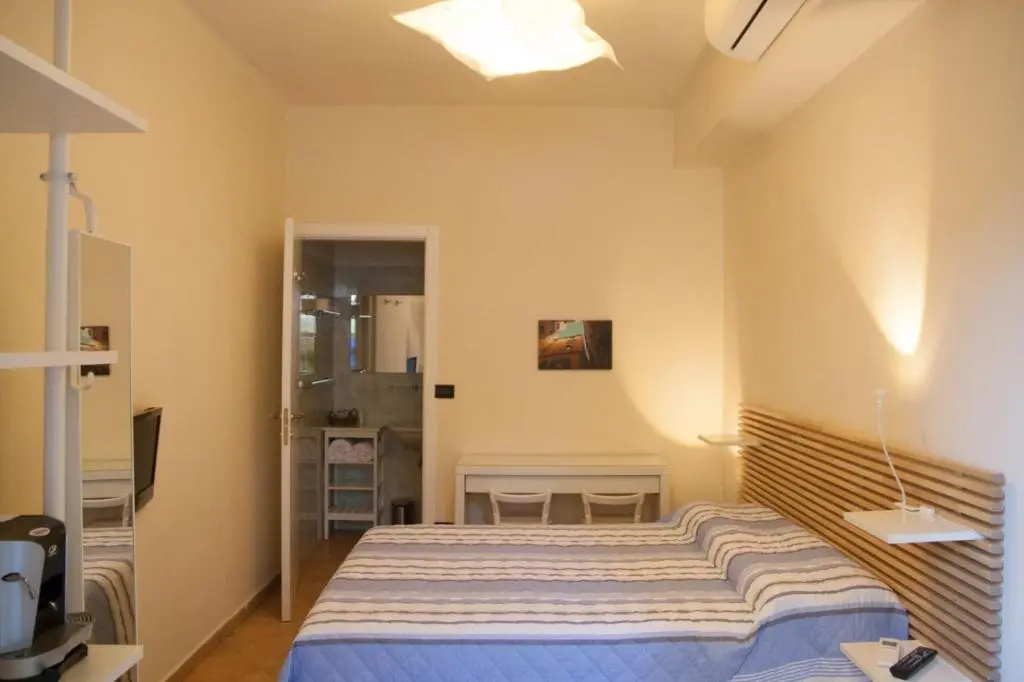 Economy room
