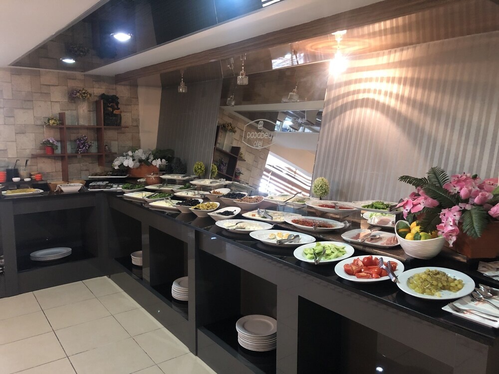 Food & Beverage