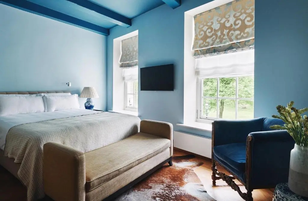 Deluxe Double room (full double bed)