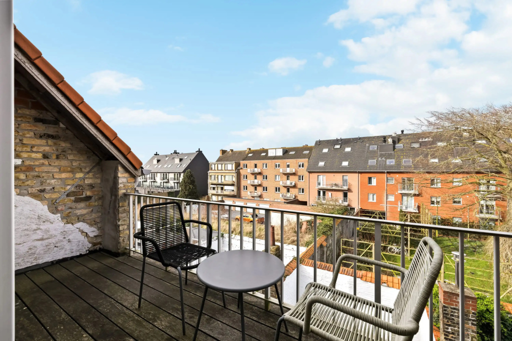 Spacious House With 3 Terraces