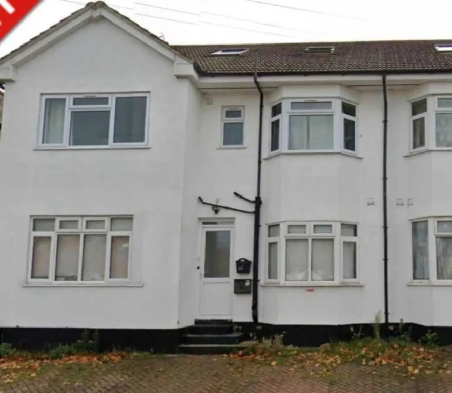 Lovely 4-bed Apartment in Harrow
