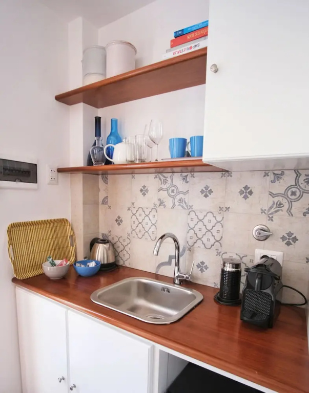 Deluxe Double room with balcony (full double bed)