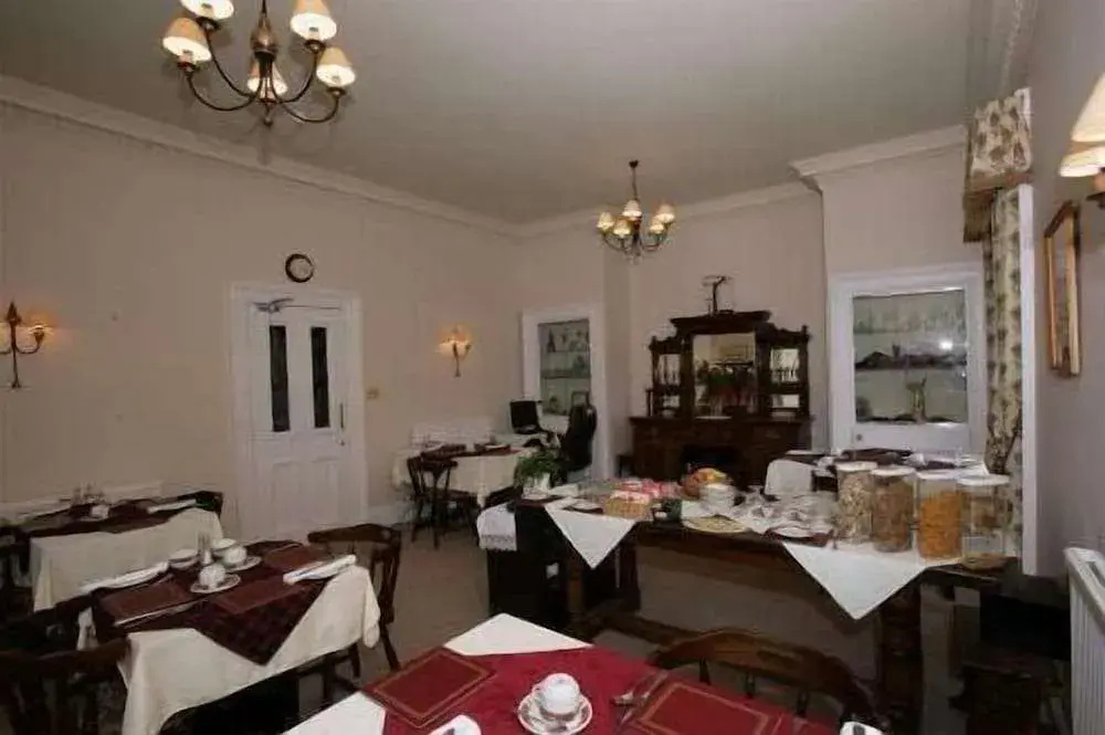 Bellevue Guest House - фото 17